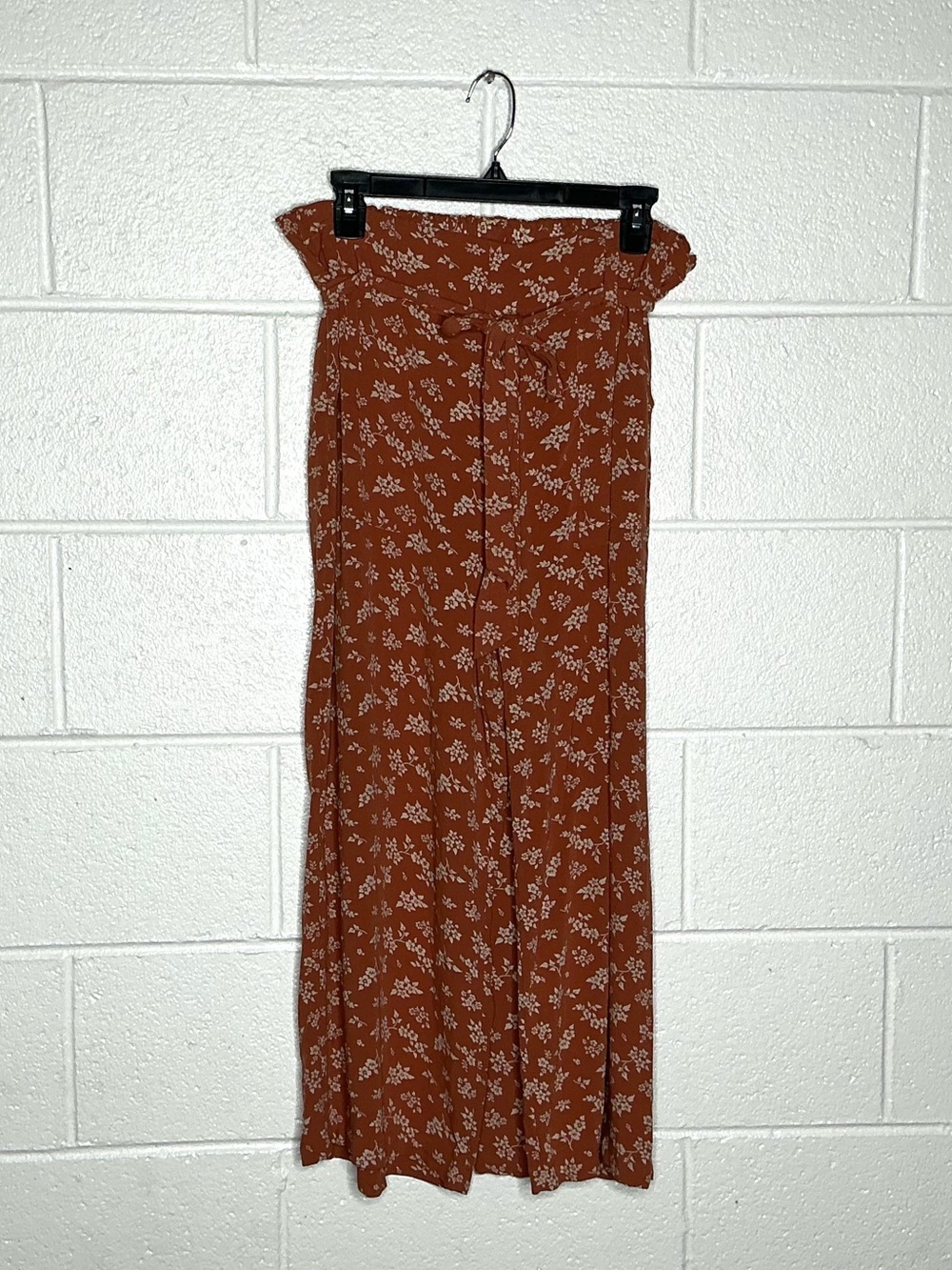 < American Eagle Rust-Orange Floral Palazzo Pants Size Large >